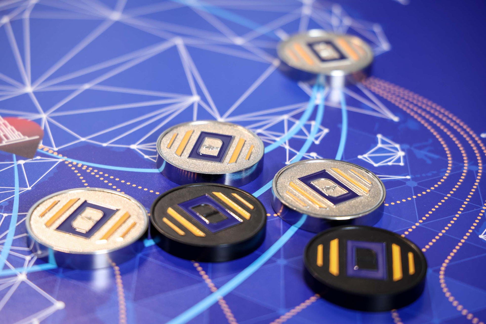 Tactile pieces on a decision surface